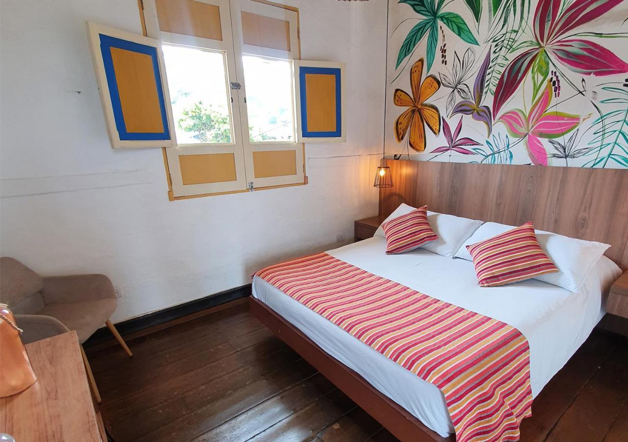 Hostal Ciudad De Segorbe Саленто Екстериор снимка