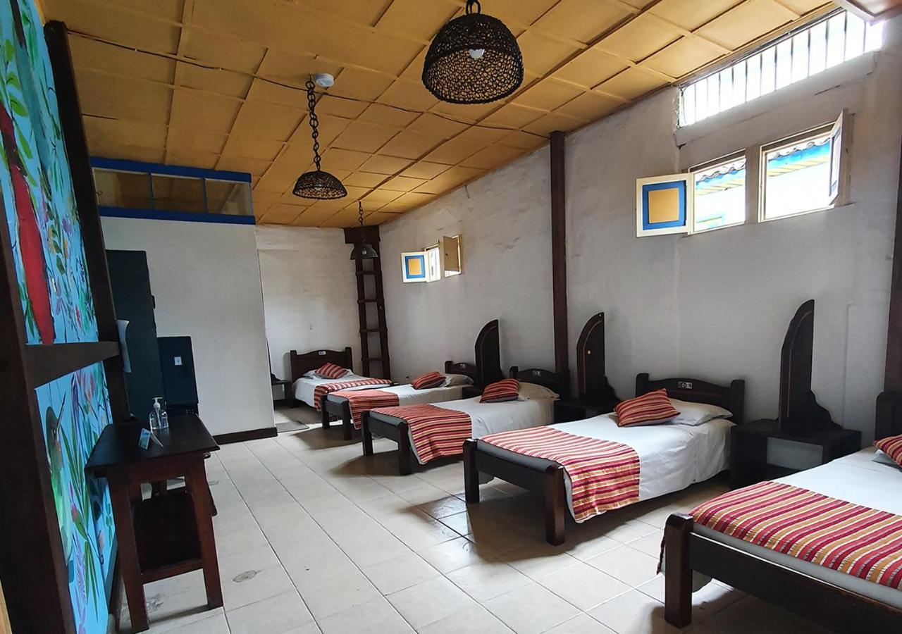 Hostal Ciudad De Segorbe Саленто Екстериор снимка