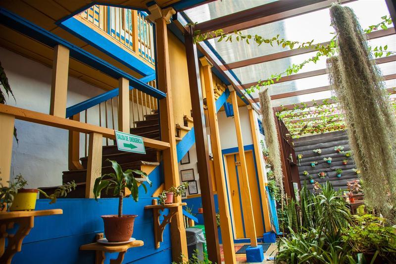 Hostal Ciudad De Segorbe Саленто Екстериор снимка