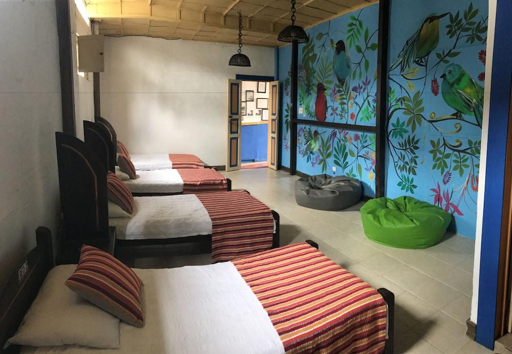Hostal Ciudad De Segorbe Саленто Екстериор снимка