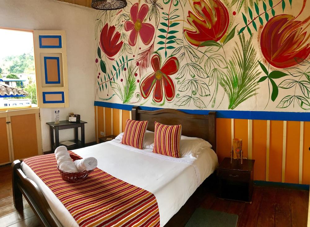 Hostal Ciudad De Segorbe Саленто Екстериор снимка