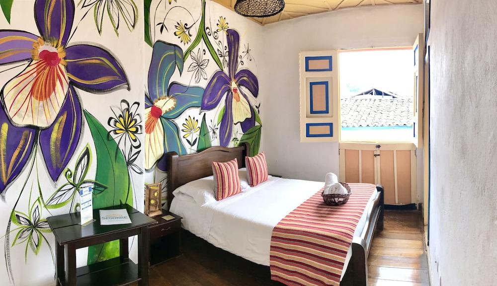 Hostal Ciudad De Segorbe Саленто Екстериор снимка
