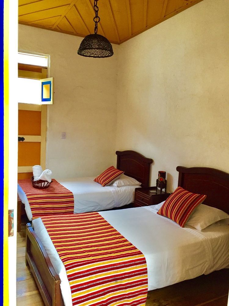 Hostal Ciudad De Segorbe Саленто Екстериор снимка